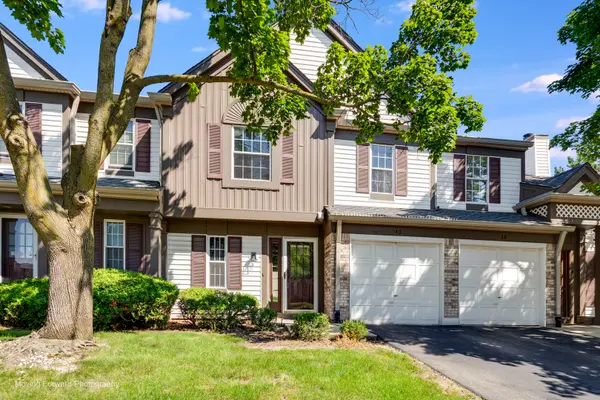 40 Crab Tree DR, Westmont, IL 60559