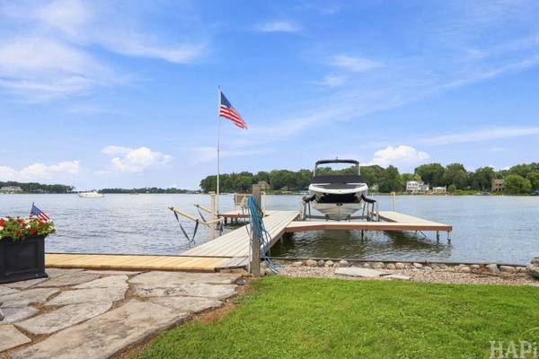 1222 Old Bay RD, Johnsburg, IL 60051