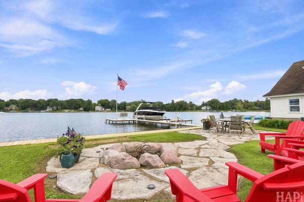 1222 Old Bay RD, Johnsburg, IL 60051