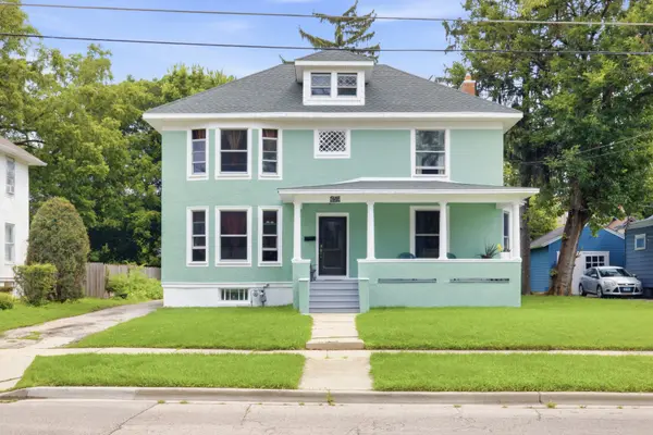 459 N Spring ST, Elgin, IL 60120