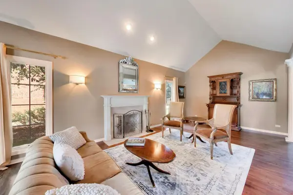 1309 S Pine AVE, Arlington Heights, IL 60005