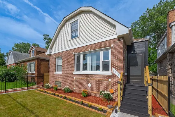 9350 S Manistee AVE, Chicago, IL 60617