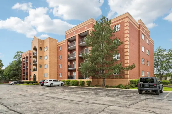55 S Hale ST #108, Palatine, IL 60067
