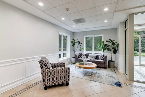 6801 N Milwaukee AVE #410, Niles, IL 60714