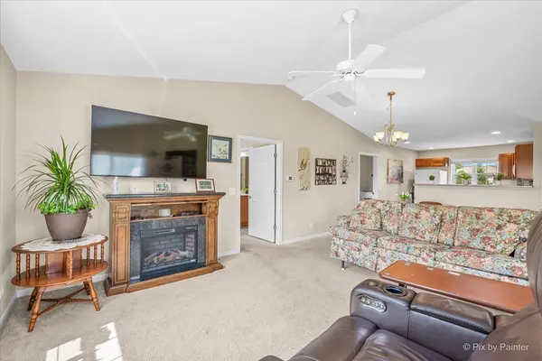 1108 Monroe AVE, Mchenry, IL 60050