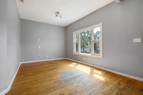 3450 W Walnut ST, Chicago, IL 60624