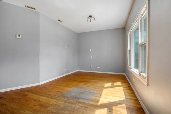 3450 W Walnut ST, Chicago, IL 60624
