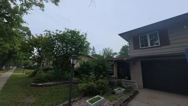 411 N Illinois AVE, Glenwood, IL 60425