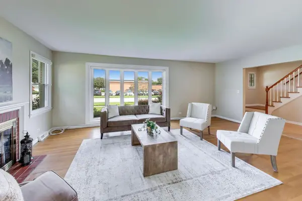 2505 E Mayfair RD, Arlington Heights, IL 60004