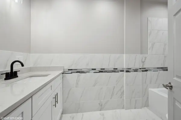 2344 W Fullerton AVE #3, Chicago, IL 60647