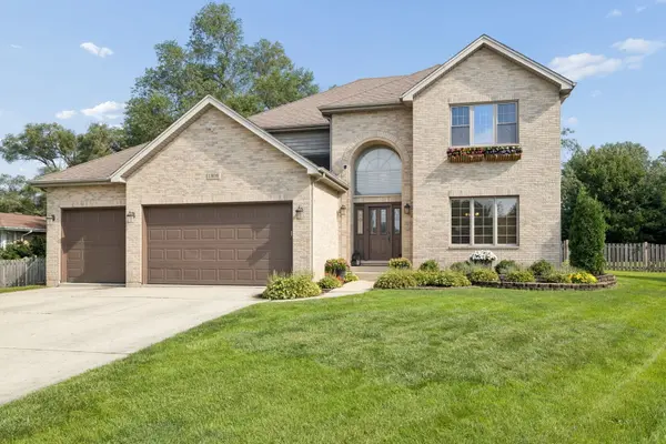 1808 Russell DR, Lisle, IL 60532