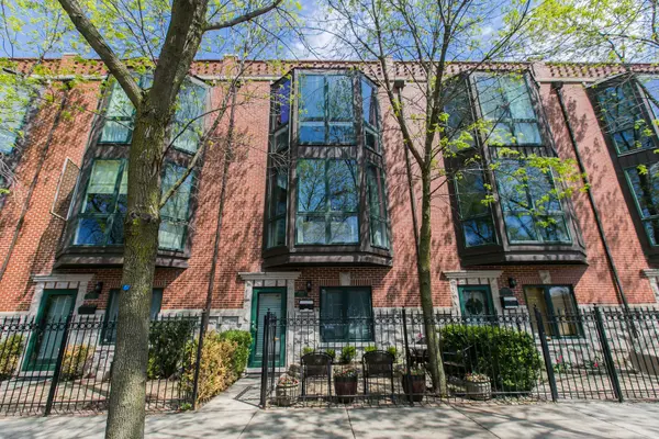 2005 N HOYNE AVE, Chicago, IL 60647