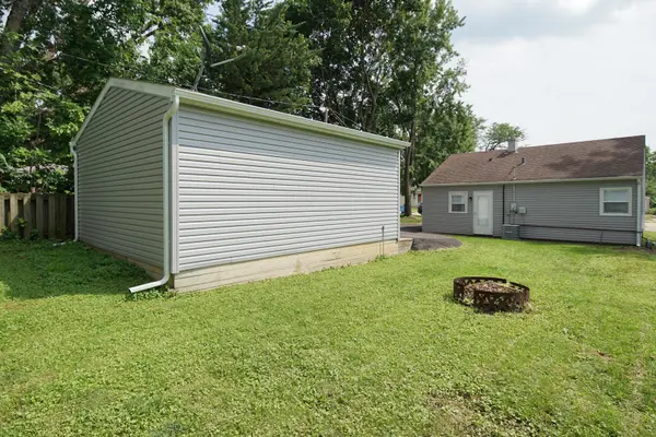912 Harriet AVE, Aurora, IL 60505