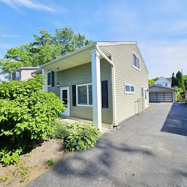 618 W Comstock AVE, Elmhurst, IL 60126
