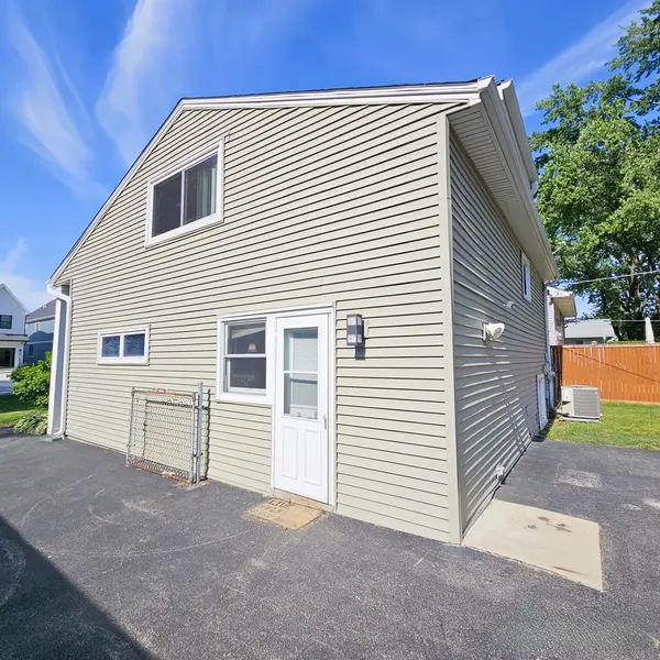 618 W Comstock AVE, Elmhurst, IL 60126