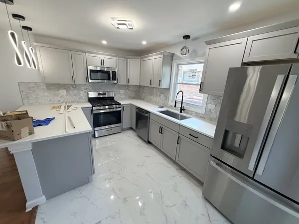 9716 S Prairie AVE, Chicago, IL 60628