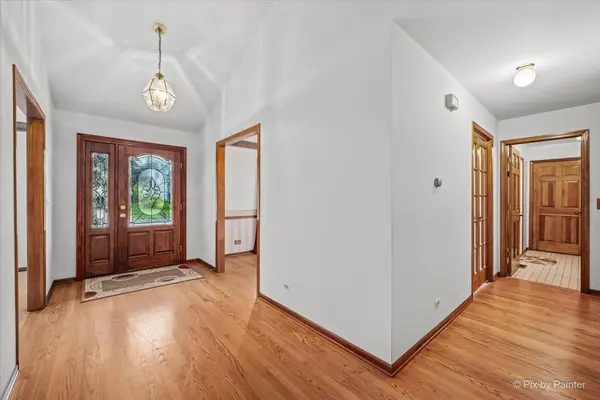 251 N Cambridge DR, Geneva, IL 60134