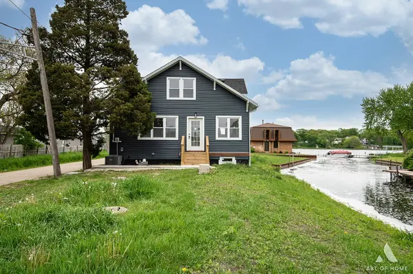 26415 W Beach ST, Antioch, IL 60002