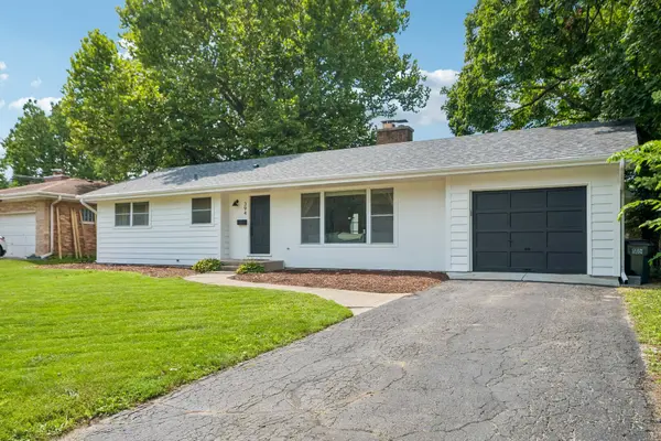 394 Bryant AVE, Glen Ellyn, IL 60137