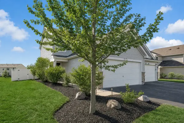 600 Vine ST, Hampshire, IL 60140