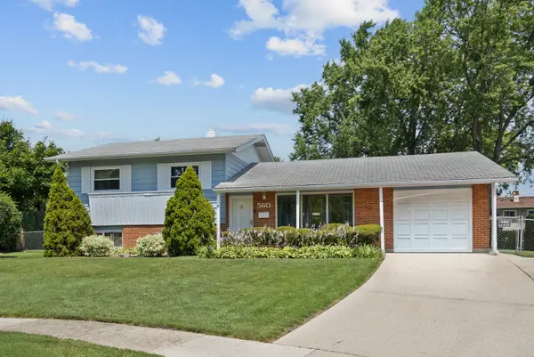 560 W Berkley LN, Hoffman Estates, IL 60169