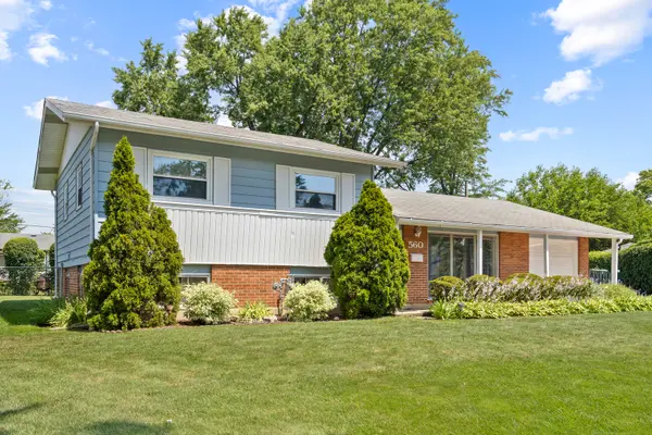 560 W Berkley LN, Hoffman Estates, IL 60169