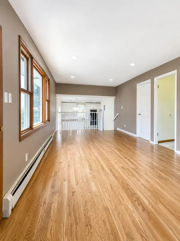 113 Raffel RD, Woodstock, IL 60098