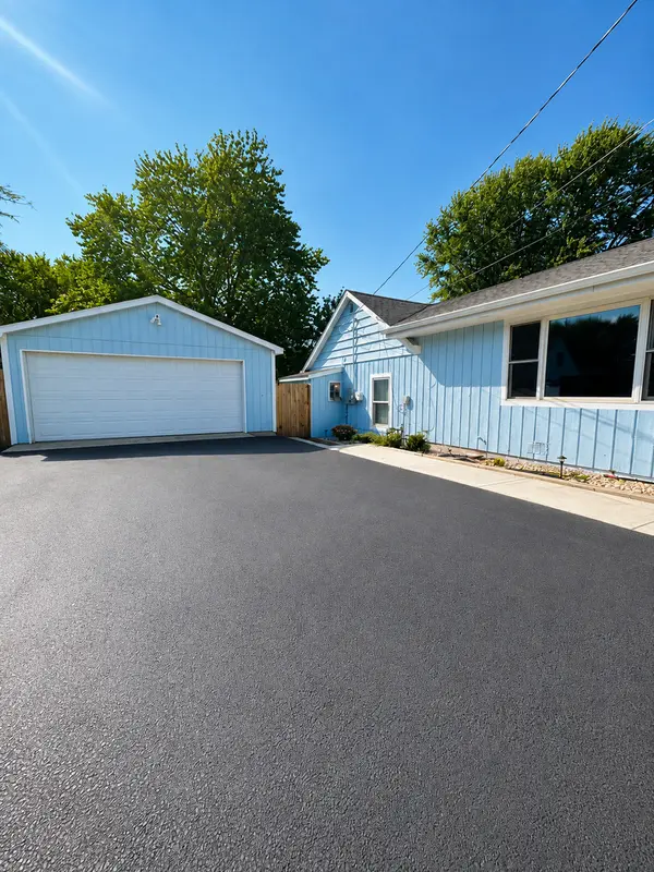 113 Raffel RD, Woodstock, IL 60098