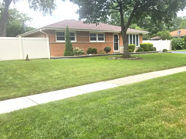 978 E CAPRI DR, Palatine, IL 60074