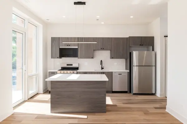 224 S Ashland AVE #212, Chicago, IL 60607