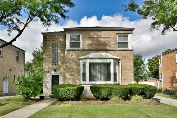 1530 Clinton PL #1, River Forest, IL 60305