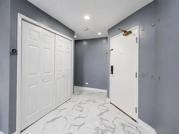 116 GANT CIR #F, Streamwood, IL 60107