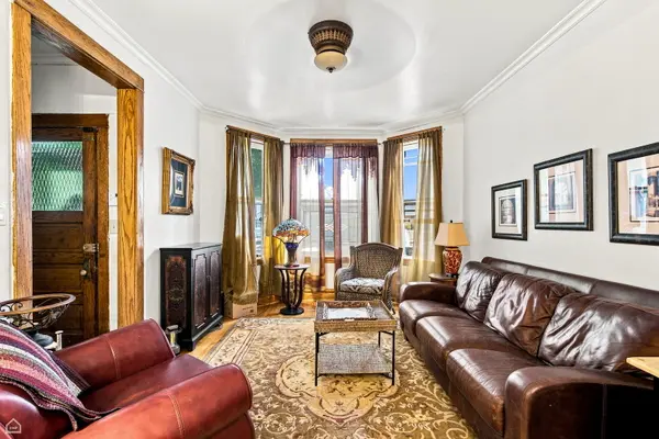 3248 N Oakley AVE, Chicago, IL 60618