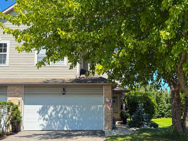 2138 W Adobe DR #2138, Addison, IL 60101