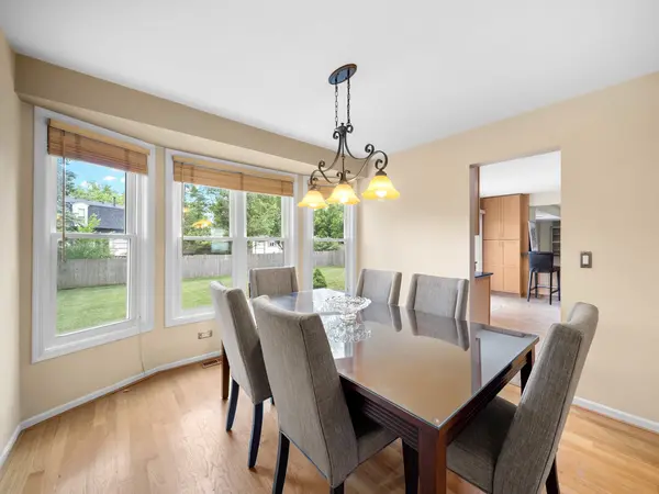 661 Thompson BLVD, Buffalo Grove, IL 60089