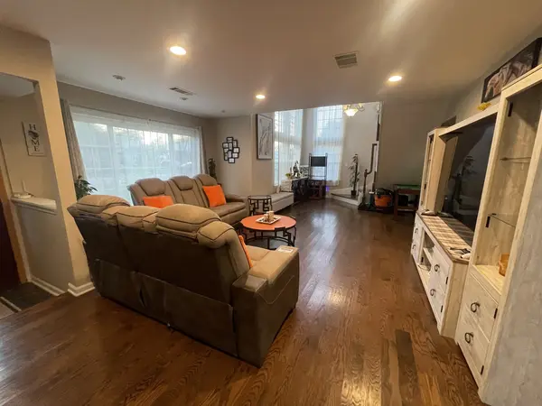 1787 WEBSTER LN, Des Plaines, IL 60018