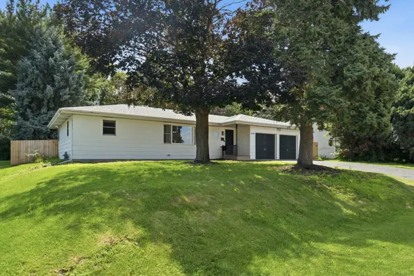 2758 Lancaster DR, Joliet, IL 60433