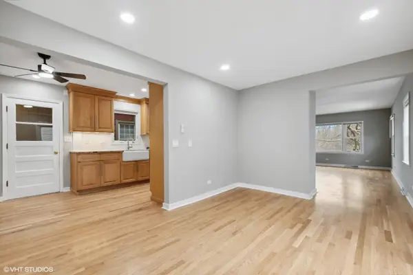 2490 Green Bay RD #1, Highland Park, IL 60035