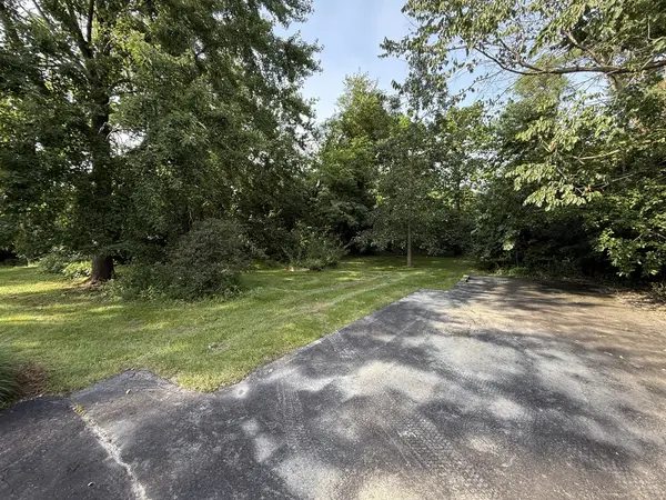 3940 Gloucester DR, Crete, IL 60417