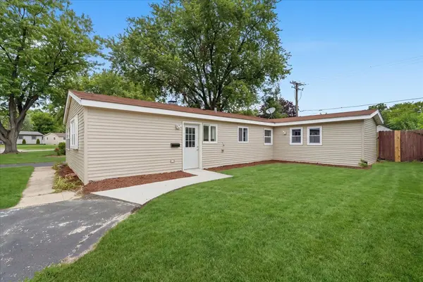 693 Minerva AVE, Wauconda, IL 60084