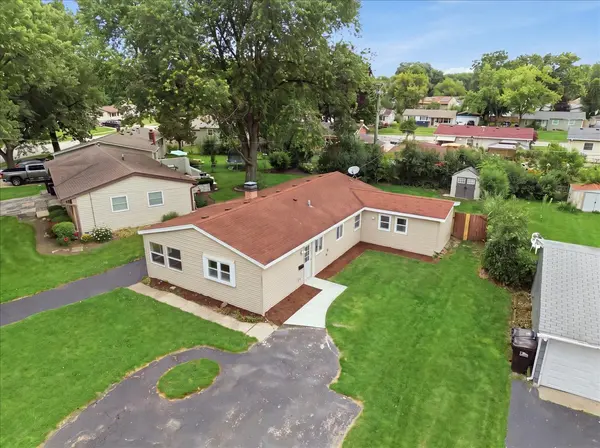 693 Minerva AVE, Wauconda, IL 60084