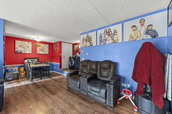 516 Timber Ridge DR #108-A, Carol Stream, IL 60188
