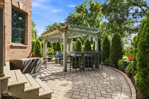 916 S I Oka AVE, Mount Prospect, IL 60056