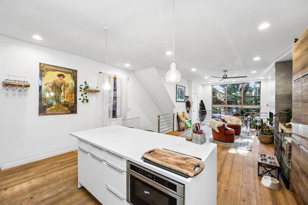 1050 N MARSHFIELD AVE #1, Chicago, IL 60622