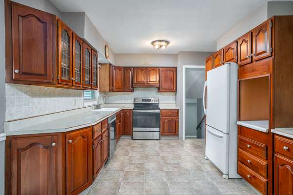 803 16th ST, Bettendorf, IA 52722