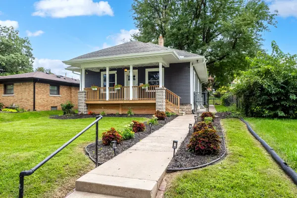 1107 W 16th ST, Davenport, IA 52804