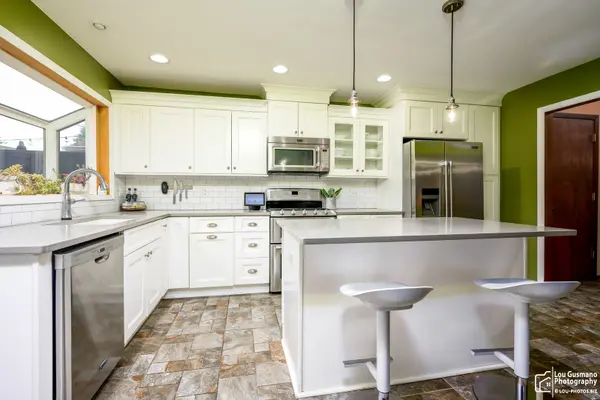 1525 WEDGEFIELD CIR, Naperville, IL 60563