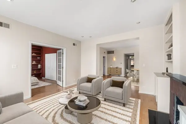 500 W Armitage AVE #4, Chicago, IL 60614