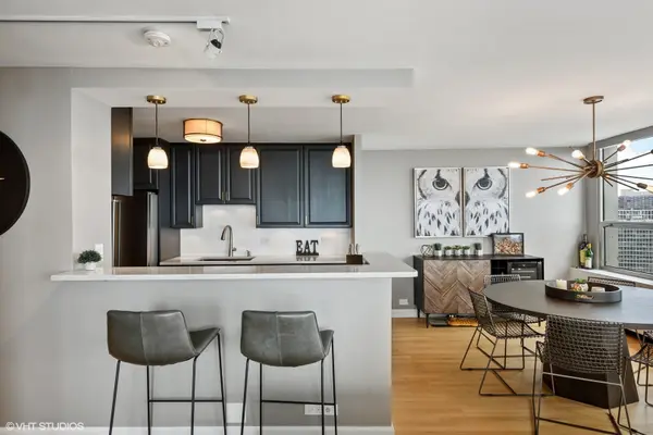 2626 N Lakeview AVE #3003, Chicago, IL 60614