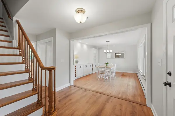 317 E Forest LN, Palatine, IL 60067